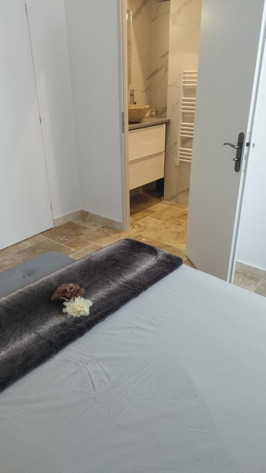 Appartement Lumineux En Rdc ブールゴアン エクステリア 写真