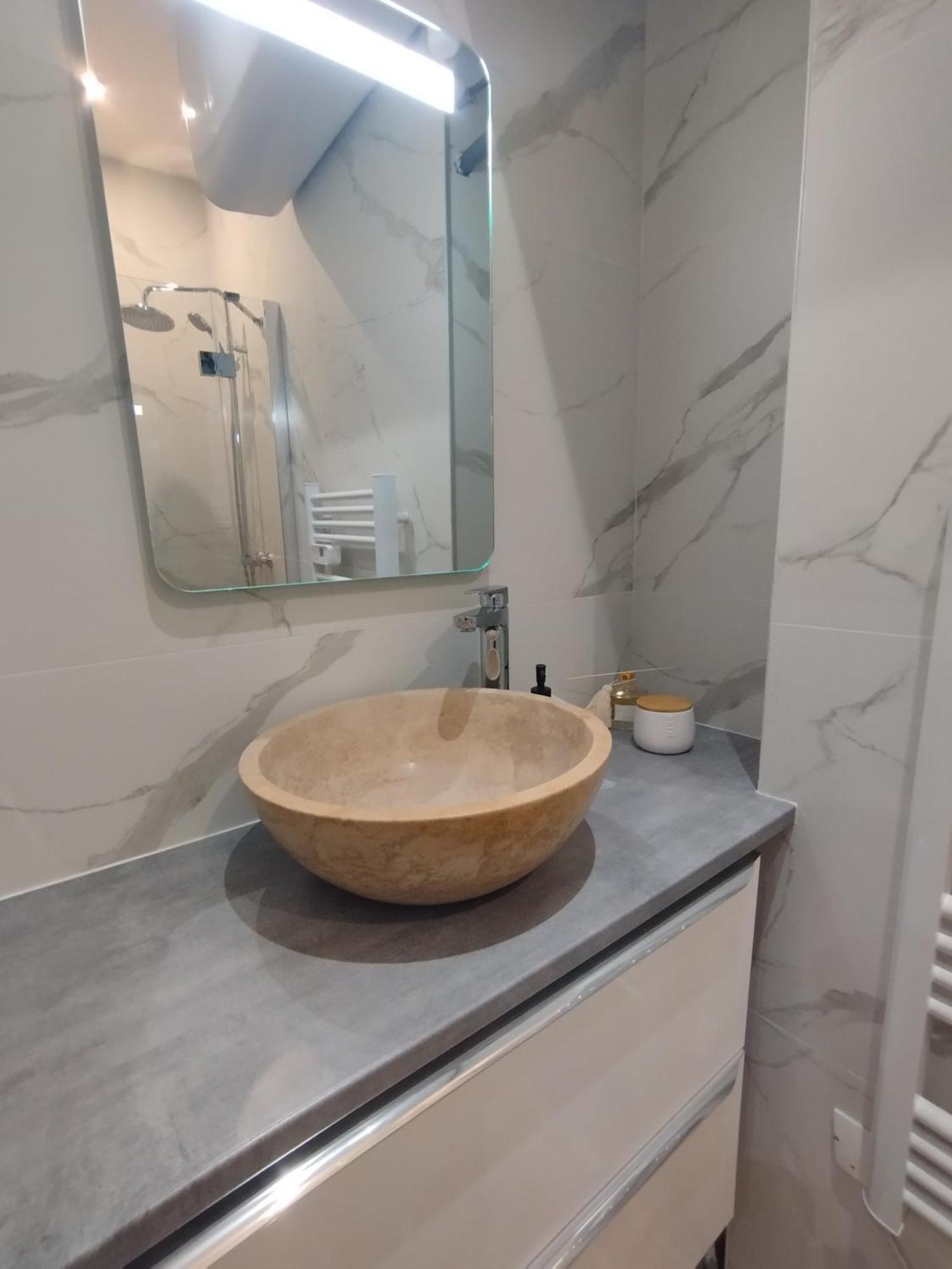 Appartement Lumineux En Rdc ブールゴアン エクステリア 写真